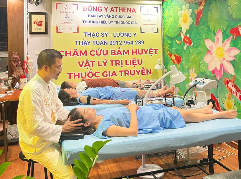 Bấm huyệt trị liệu