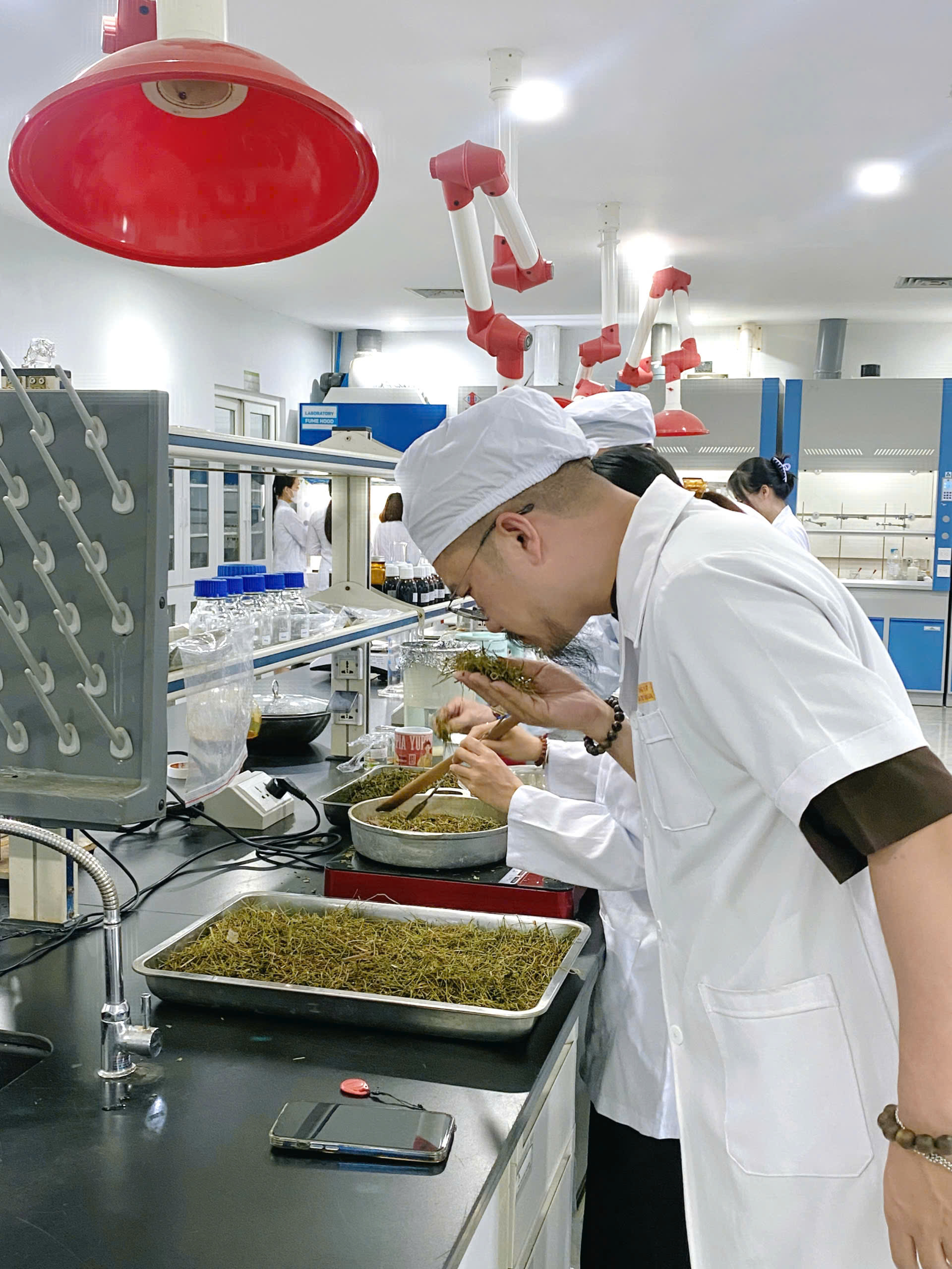 Tại Sao Cùng Bài Thuốc Đông Y Người Khỏi Người Không?