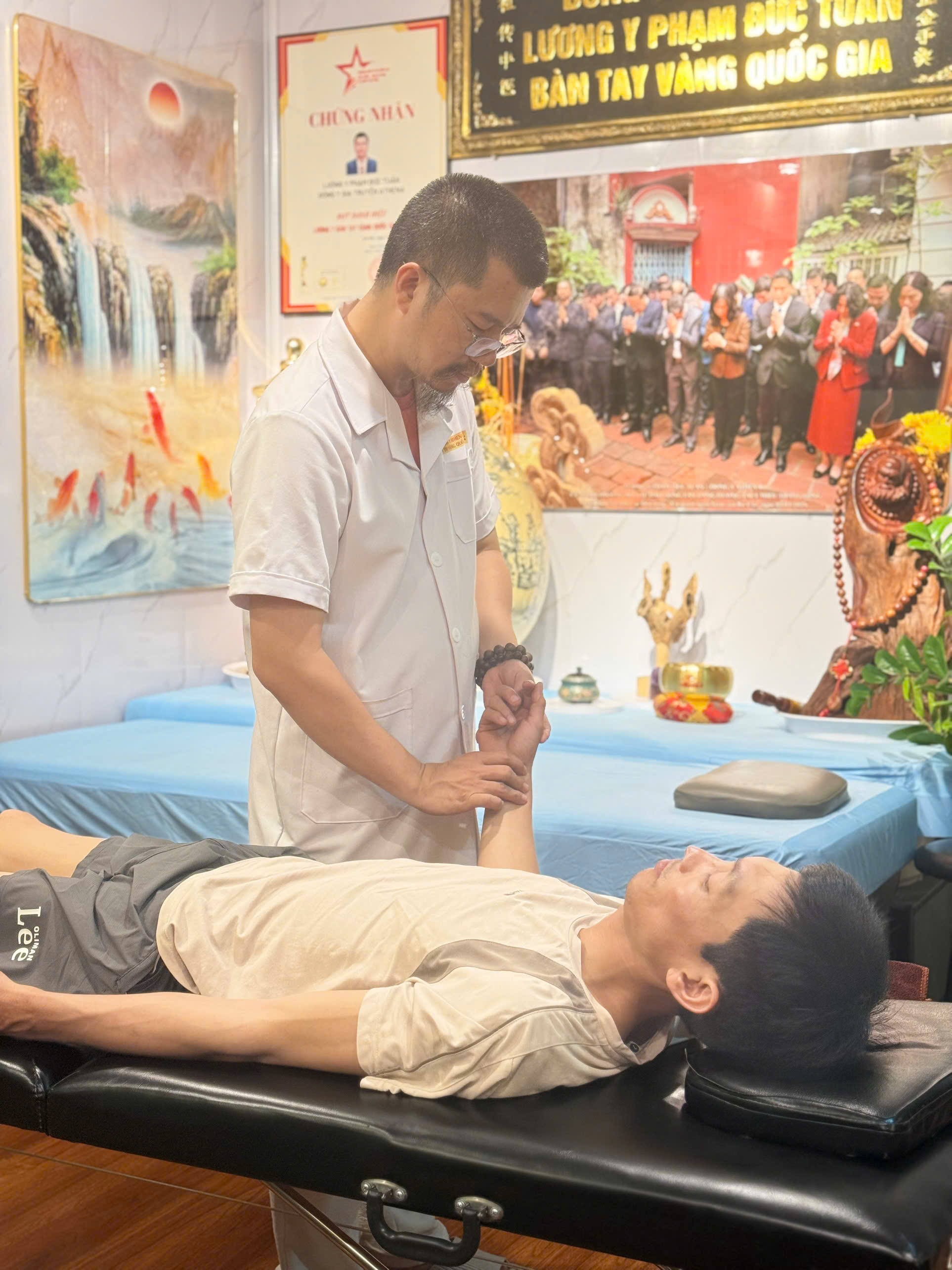 Phác Đồ Đông Y Trị Thoát Vị Đĩa Đệm Và Phục Hồi Vận Động Cúi Gập Người