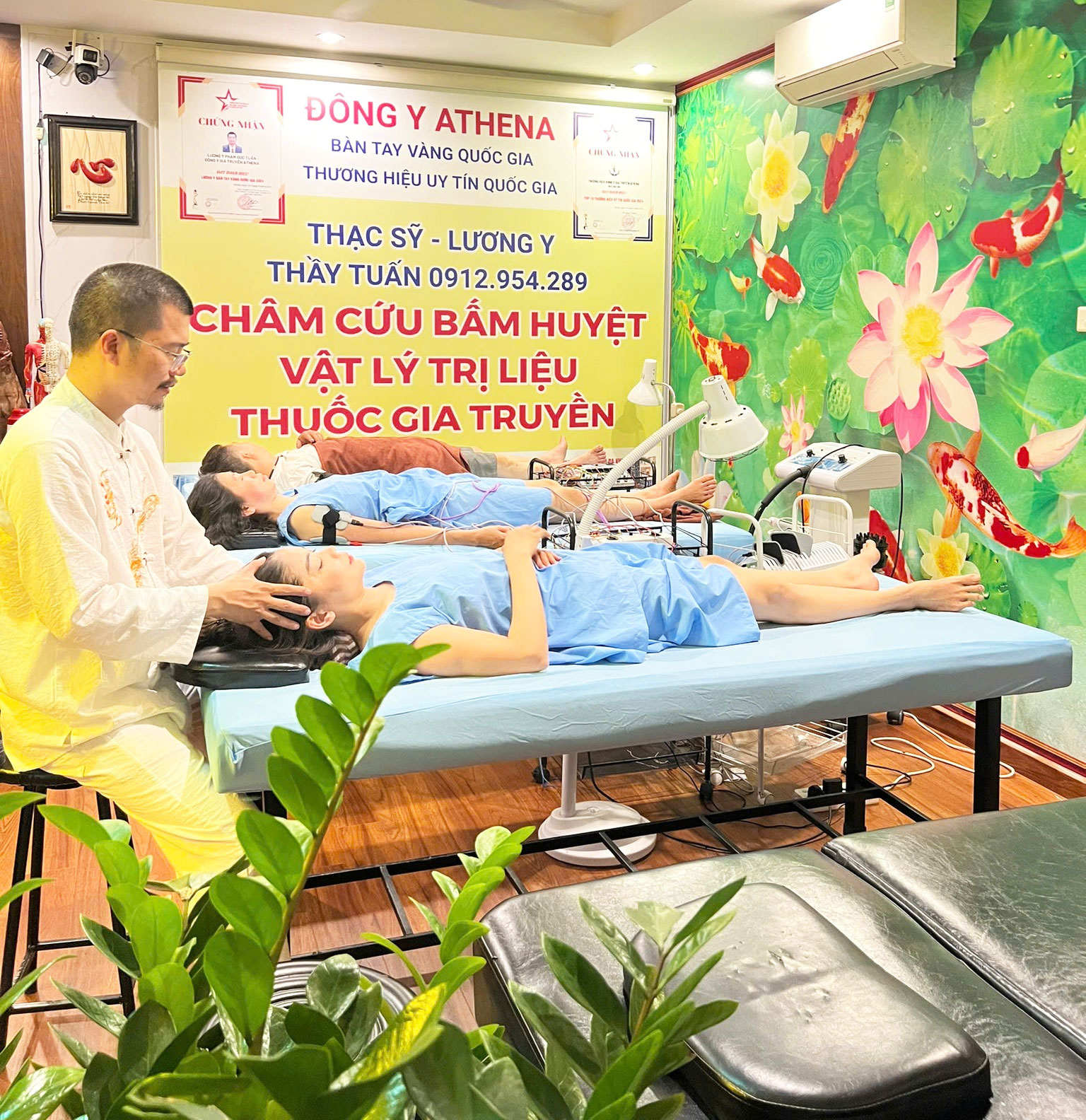 Bấm huyệt giảm stress, mất ngủ - Nghệ thuật cân bằng năng lượng