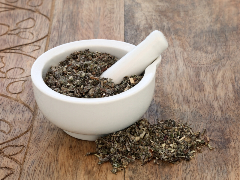 Bí quyết hỗ trợ sức khỏe phụ nữ từ Tam Mẫu Ngải Hương Hoàn