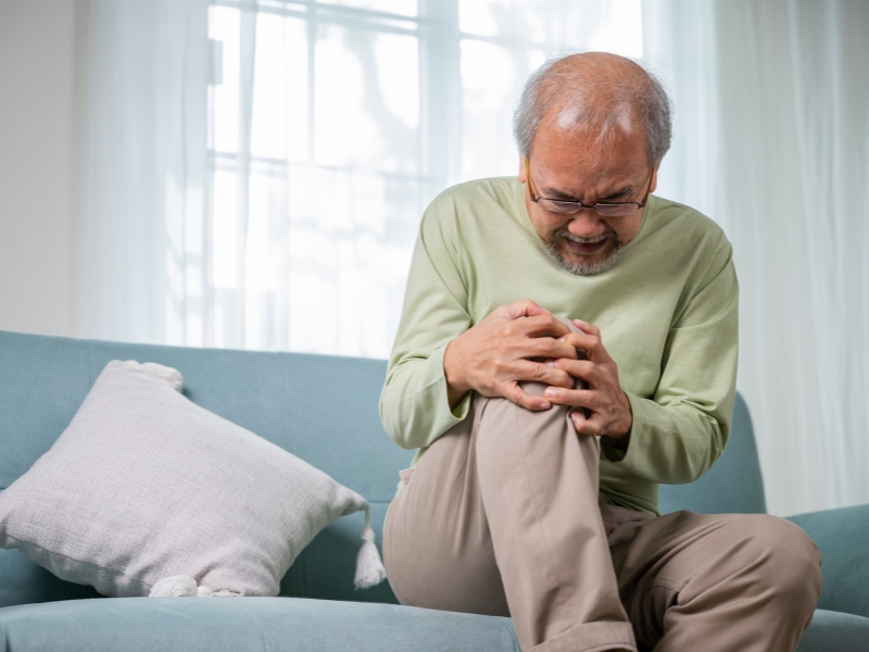 Bệnh khô khớp gối do đâu? Triệu chứng và cách điều trị hiệu quả